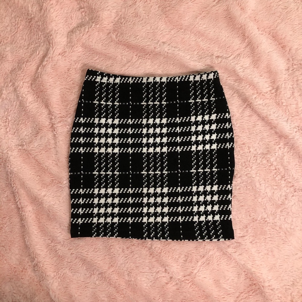 Black and white plaid skirt